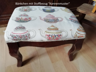 Bänkchen mit Stoffbezug in Kannenmuster