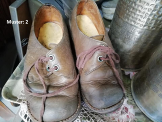 Vintage Kinderschuhe – Alte Kinderschuhe als Dekoration