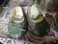 Kinderschuhe zur Deko