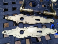 Türgarnitur aus Messing