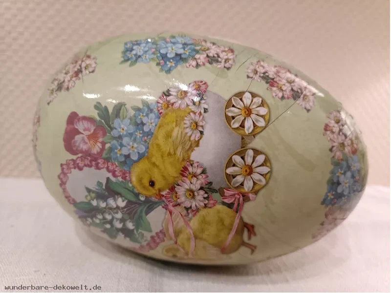 Befuellbare pappeier erzgebirge gruen mit blumenmuster Küken mit Blumen Maße: 15x10