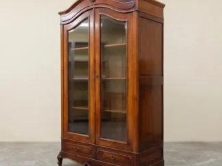 Vitrinenschrank