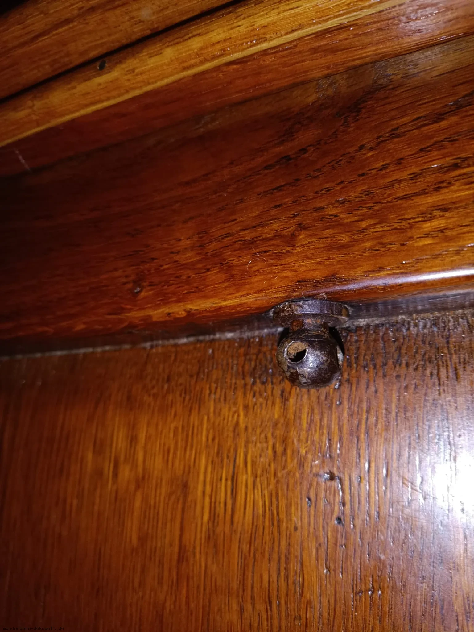 Vitrinenschrank