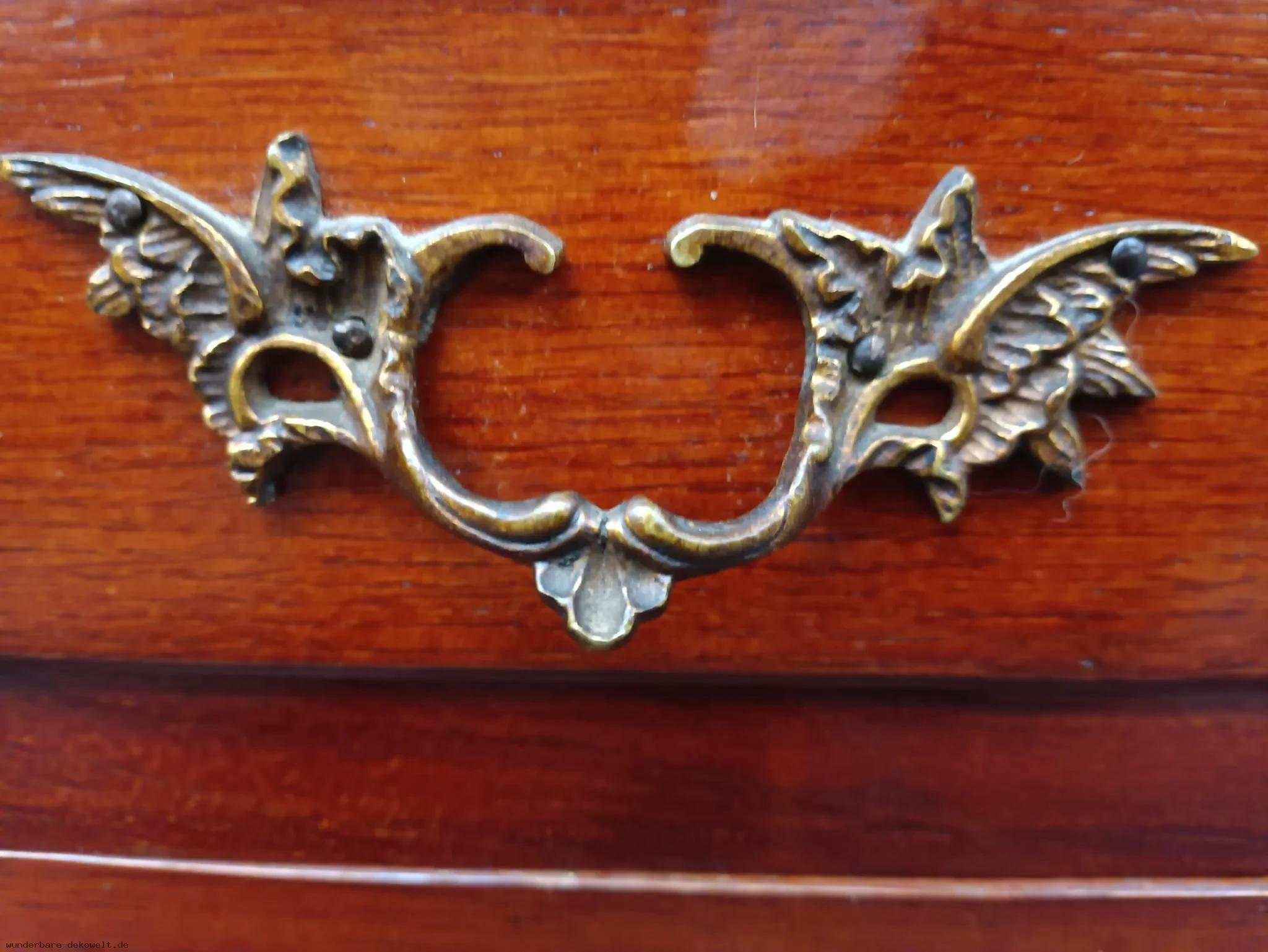 Vitrinenschrank